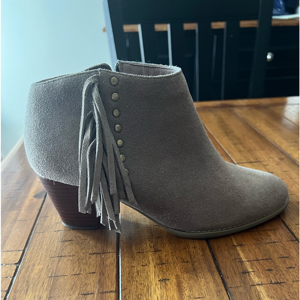 Vionic Bootie Faros Tan Suede Fringe Studded Block Heel Ankle Comfort Size 9